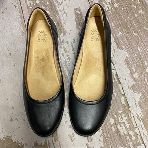 Naturalizer Black Leather Ballet Flats